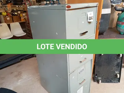 LOTE 067 - 01 ARQUIVO DE AÇO 04 GAVETAS SUSPENSAS E DIVERSAS LUMINÁRIAS. (NO ESTADO) ATENÇÃO! FAZER A VISITAÇÃO ANTES DE ARREMATAR, NÃO SABEMOS SE FUNCIONA. LEILÃO NÃO TEM GARANTIA E NEM DEVOLUÇÃO, SUJEITO A POSSÍVEIS AVARIAS VISÍVEIS/OCULTAS E/OU AUSÊNCIA DE COMPONENTES.