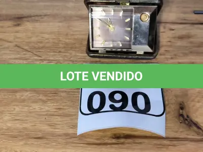 LOTE 090 - 01 RELÓGIO EUROPA. (NO ESTADO)