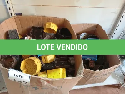 LOTE 147 - 01 LOTE COM DIVERSAS CAIXAS DE LUZ DE FERRO E PLÁSTICO. (NO ESTADO) ATENÇÃO! FAZER A VISITAÇÃO ANTES DE ARREMATAR, NÃO SABEMOS SE FUNCIONA. LEILÃO NÃO TEM GARANTIA E NEM DEVOLUÇÃO, SUJEITO A POSSÍVEIS AVARIAS VISÍVEIS/OCULTAS E/OU AUSÊNCIA DE COMPONENTES.
