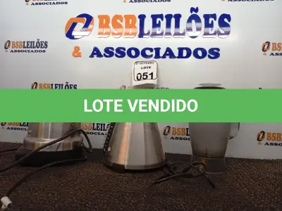 LOTE 051 - 02 BASES PARA LIQUIDIFICADORES E 01 COPO MARCAS E MODELOS DIVERSOS. (NO ESTADO) ATENÇÃO! FAZER A VISITAÇÃO ANTES DE ARREMATAR, NÃO SABEMOS SE FUNCIONA. LEILÃO NÃO TEM GARANTIA E NEM DEVOLUÇÃO, SUJEITO A POSSÍVEIS AVARIAS VISÍVEIS/OCULTAS E/OU AUSÊNCIA DE COMPONENTES.