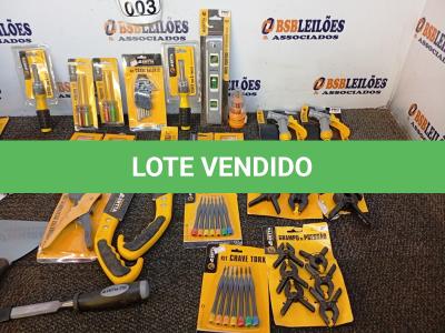 LOTE 003 - 01 LOTE COM DIVERSAS FERRAMENTAS. (NO ESTADO) ATENÇÃO! FAZER A VISITAÇÃO ANTES DE ARREMATAR, NÃO SABEMOS SE FUNCIONA. LEILÃO NÃO TEM GARANTIA E NEM DEVOLUÇÃO, SUJEITO A POSSÍVEIS AVARIAS VISÍVEIS/OCULTAS E/OU AUSÊNCIA DE COMPONENTES.
