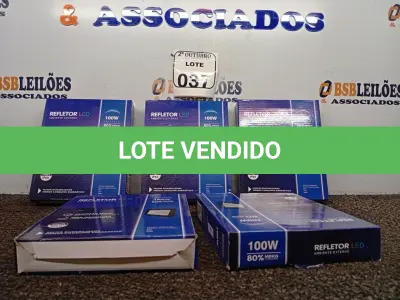 LOTE 037 - 05 REFLETORES LED AMBIENTE EXTERNO100W. (NO ESTADO) ATENÇÃO! FAZER A VISITAÇÃO ANTES DE ARREMATAR, NÃO SABEMOS SE FUNCIONA. LEILÃO NÃO TEM GARANTIA E NEM DEVOLUÇÃO, SUJEITO A POSSÍVEIS AVARIAS VISÍVEIS/OCULTAS E/OU AUSÊNCIA DE COMPONENTES.