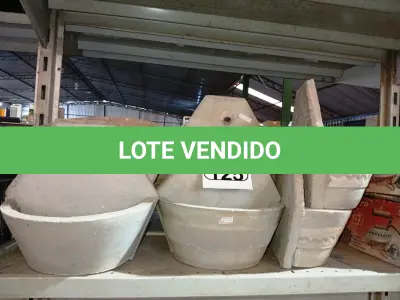 LOTE 125 - 07 SUPORTES EM CONCRETO PARA PLANTAS. (NO ESTADO) ATENÇÃO! FAZER A VISITAÇÃO ANTES DE ARREMATAR, NÃO SABEMOS SE FUNCIONA. LEILÃO NÃO TEM GARANTIA E NEM DEVOLUÇÃO, SUJEITO A POSSÍVEIS AVARIAS VISÍVEIS/OCULTAS E/OU AUSÊNCIA DE COMPONENTES.