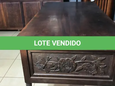 LOTE 044 - 01 ESCRIVANINHA MADEIRA DE LEI. (NO ESTADO)