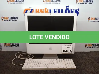 LOTE 040 - 01 IMAC E 01 TECLADO. (NO ESTADO) ATENÇÃO! FAZER A VISITAÇÃO ANTES DE ARREMATAR, NÃO SABEMOS SE FUNCIONA. LEILÃO NÃO TEM GARANTIA E NEM DEVOLUÇÃO, SUJEITO A POSSÍVEIS AVARIAS VISÍVEIS/OCULTAS E/OU AUSÊNCIA DE COMPONENTES.