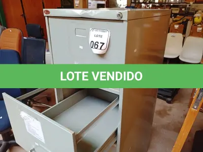 LOTE 067 - 01 ARQUIVO DE AÇO 04 GAVETAS SUSPENSAS E DIVERSAS LUMINÁRIAS. (NO ESTADO) ATENÇÃO! FAZER A VISITAÇÃO ANTES DE ARREMATAR, NÃO SABEMOS SE FUNCIONA. LEILÃO NÃO TEM GARANTIA E NEM DEVOLUÇÃO, SUJEITO A POSSÍVEIS AVARIAS VISÍVEIS/OCULTAS E/OU AUSÊNCIA DE COMPONENTES.