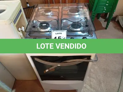 LOTE 156 - 01 FOGÃO A GÁS 04 BOCAS MARCA ELECTROLUX. (NO ESTADO) ATENÇÃO! FAZER A VISITAÇÃO ANTES DE ARREMATAR, NÃO SABEMOS SE FUNCIONA. LEILÃO NÃO TEM GARANTIA E NEM DEVOLUÇÃO, SUJEITO A POSSÍVEIS AVARIAS VISÍVEIS/OCULTAS E/OU AUSÊNCIA DE COMPONENTES.