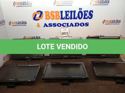 LOTE 001 - 06 MONITORES MARCAS E MODELOS DIVERSOS.  (NO ESTADO) ATENÇÃO! FAZER A VISITAÇÃO ANTES DE ARREMATAR, NÃO SABEMOS SE FUNCIONA. LEILÃO NÃO TEM GARANTIA E NEM DEVOLUÇÃO, SUJEITO A POSSÍVEIS AVARIAS VISÍVEIS/OCULTAS E/OU AUSÊNCIA DE COMPONENTES.