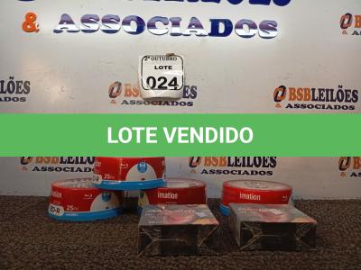 LOTE 024 - 01 LOTE COM APROXIMADAMENTE 100 CDS MÍDIAS VIRGENS E 02 MAXPRINT MF-2HD. (NO ESTADO) ATENÇÃO! FAZER A VISITAÇÃO ANTES DE ARREMATAR, NÃO SABEMOS SE FUNCIONA. LEILÃO NÃO TEM GARANTIA E NEM DEVOLUÇÃO, SUJEITO A POSSÍVEIS AVARIAS VISÍVEIS/OCULTAS E/OU AUSÊNCIA DE COMPONENTES.