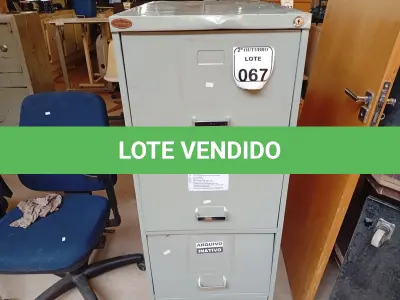 LOTE 067 - 01 ARQUIVO DE AÇO 04 GAVETAS SUSPENSAS E DIVERSAS LUMINÁRIAS. (NO ESTADO) ATENÇÃO! FAZER A VISITAÇÃO ANTES DE ARREMATAR, NÃO SABEMOS SE FUNCIONA. LEILÃO NÃO TEM GARANTIA E NEM DEVOLUÇÃO, SUJEITO A POSSÍVEIS AVARIAS VISÍVEIS/OCULTAS E/OU AUSÊNCIA DE COMPONENTES.