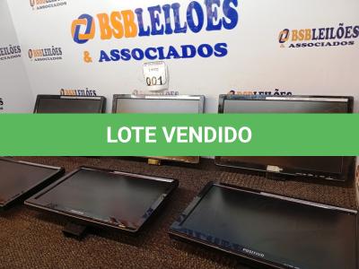 LOTE 001 - 06 MONITORES MARCAS E MODELOS DIVERSOS.  (NO ESTADO) ATENÇÃO! FAZER A VISITAÇÃO ANTES DE ARREMATAR, NÃO SABEMOS SE FUNCIONA. LEILÃO NÃO TEM GARANTIA E NEM DEVOLUÇÃO, SUJEITO A POSSÍVEIS AVARIAS VISÍVEIS/OCULTAS E/OU AUSÊNCIA DE COMPONENTES.