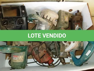 LOTE 089 - 01 LOTE COM DIVERSAS PARAFUSADEIRAS E MAKITA PARA   RETIRADA DE PEÇAS. (NO ESTADO) ATENÇÃO! FAZER A VISITAÇÃO ANTES DE ARREMATAR, NÃO SABEMOS SE FUNCIONA. LEILÃO NÃO TEM GARANTIA E NEM DEVOLUÇÃO, SUJEITO A POSSÍVEIS AVARIAS VISÍVEIS/OCULTAS E/OU AUSÊNCIA DE COMPONENTES.