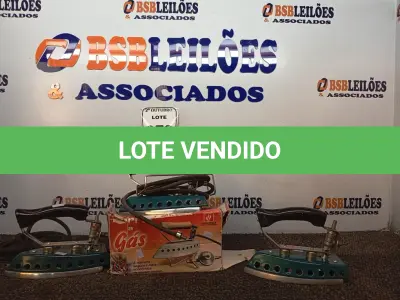 LOTE 070 - 03 FERROS DE PASSAR ROUPAS A GÁS. (NO ESTADO) ATENÇÃO! FAZER A VISITAÇÃO ANTES DE ARREMATAR, NÃO SABEMOS SE FUNCIONA. LEILÃO NÃO TEM GARANTIA E NEM DEVOLUÇÃO, SUJEITO A POSSÍVEIS AVARIAS VISÍVEIS/OCULTAS E/OU AUSÊNCIA DE COMPONENTES.