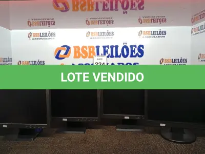 LOTE 224 - 04 MONITORES LCD MARCAS E MODELOS DIVERSOS. (NO ESTADO) ATENÇÃO! FAZER A VISITAÇÃO ANTES DE ARREMATAR, NÃO SABEMOS SE FUNCIONA. LEILÃO NÃO TEM GARANTIA E NEM DEVOLUÇÃO, SUJEITO A POSSÍVEIS AVARIAS VISÍVEIS/OCULTAS E/OU AUSÊNCIA DE COMPONENTES.