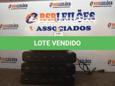 LOTE 204 - 03 DISTRIBUIDORES BELKIN 04 PORTAS E 01 AMPLIFICADOR NCA AB100. (NO ESTADO) ATENÇÃO! FAZER A VISITAÇÃO ANTES DE ARREMATAR, NÃO SABEMOS SE FUNCIONA. LEILÃO NÃO TEM GARANTIA E NEM DEVOLUÇÃO, SUJEITO A POSSÍVEIS AVARIAS VISÍVEIS/OCULTAS E/OU AUSÊNCIA DE COMPONENTES.