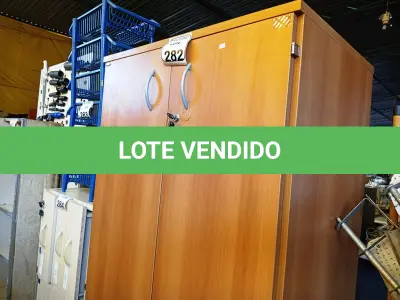 LOTE 282 - 01 ARMÁRIO PARA ESCRITÓRIO 02 PORTAS. (NO ESTADO) ATENÇÃO! FAZER A VISITAÇÃO ANTES DE ARREMATAR, NÃO SABEMOS SE FUNCIONA. LEILÃO NÃO TEM GARANTIA E NEM DEVOLUÇÃO, SUJEITO A POSSÍVEIS AVARIAS VISÍVEIS/OCULTAS E/OU AUSÊNCIA DE COMPONENTES.