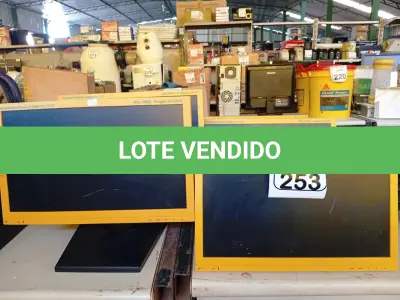 LOTE 253 - 06 MONITORES LCD MARCA CCE PARA RETIRADA DE PEÇAS. (NO ESTADO) ATENÇÃO! FAZER A VISITAÇÃO ANTES DE ARREMATAR, NÃO SABEMOS SE FUNCIONA. LEILÃO NÃO TEM GARANTIA E NEM DEVOLUÇÃO, SUJEITO A POSSÍVEIS AVARIAS VISÍVEIS/OCULTAS E/OU AUSÊNCIA DE COMPONENTES.