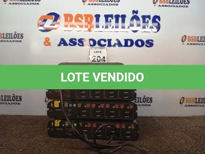 LOTE 204 - 03 DISTRIBUIDORES BELKIN 04 PORTAS E 01 AMPLIFICADOR NCA AB100. (NO ESTADO) ATENÇÃO! FAZER A VISITAÇÃO ANTES DE ARREMATAR, NÃO SABEMOS SE FUNCIONA. LEILÃO NÃO TEM GARANTIA E NEM DEVOLUÇÃO, SUJEITO A POSSÍVEIS AVARIAS VISÍVEIS/OCULTAS E/OU AUSÊNCIA DE COMPONENTES.