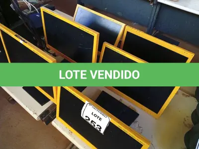 LOTE 253 - 06 MONITORES LCD MARCA CCE PARA RETIRADA DE PEÇAS. (NO ESTADO) ATENÇÃO! FAZER A VISITAÇÃO ANTES DE ARREMATAR, NÃO SABEMOS SE FUNCIONA. LEILÃO NÃO TEM GARANTIA E NEM DEVOLUÇÃO, SUJEITO A POSSÍVEIS AVARIAS VISÍVEIS/OCULTAS E/OU AUSÊNCIA DE COMPONENTES.