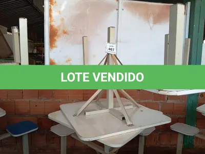 LOTE 467 - 02 MESAS P/REFEITÓRIO NA COR BRANCO, TAMPO EM MADEIRA COM 04 ASSENTOS CADA. (NO ESTADO) ATENÇÃO! FAZER A VISITAÇÃO ANTES DE ARREMATAR, NÃO SABEMOS SE FUNCIONA. LEILÃO NÃO TEM GARANTIA E NEM DEVOLUÇÃO, SUJEITO A POSSÍVEIS AVARIAS VISÍVEIS/OCULTAS E/OU AUSÊNCIA DE COMPONENTES.