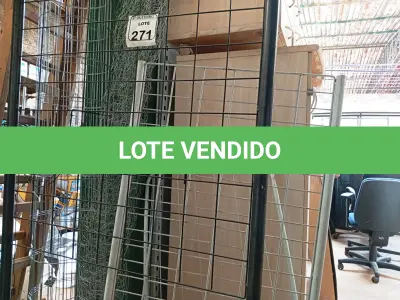 LOTE 271 - 01 EXPOSITOR, 01 ROLO DE TELA E MATERIAIS DIVERSOS. (NO ESTADO) ATENÇÃO! FAZER A VISITAÇÃO ANTES DE ARREMATAR, NÃO SABEMOS SE FUNCIONA. LEILÃO NÃO TEM GARANTIA E NEM DEVOLUÇÃO, SUJEITO A POSSÍVEIS AVARIAS VISÍVEIS/OCULTAS E/OU AUSÊNCIA DE COMPONENTES.