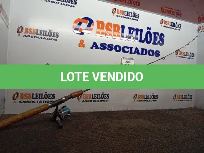 LOTE 394 - 01 VARA DE PESCA E 01 MOLINETE SHIMANO. (NO ESTADO) ATENÇÃO! FAZER A VISITAÇÃO ANTES DE ARREMATAR, NÃO SABEMOS SE FUNCIONA. LEILÃO NÃO TEM GARANTIA E NEM DEVOLUÇÃO, SUJEITO A POSSÍVEIS AVARIAS VISÍVEIS/OCULTAS E/OU AUSÊNCIA DE COMPONENTES.