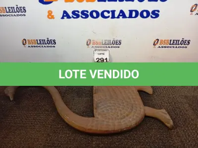 LOTE 291 - 01 DECORAÇÃO DE GANSO EM FERRO. (NO ESTADO) ATENÇÃO! FAZER A VISITAÇÃO ANTES DE ARREMATAR, NÃO SABEMOS SE FUNCIONA. LEILÃO NÃO TEM GARANTIA E NEM DEVOLUÇÃO, SUJEITO A POSSÍVEIS AVARIAS VISÍVEIS/OCULTAS E/OU AUSÊNCIA DE COMPONENTES.