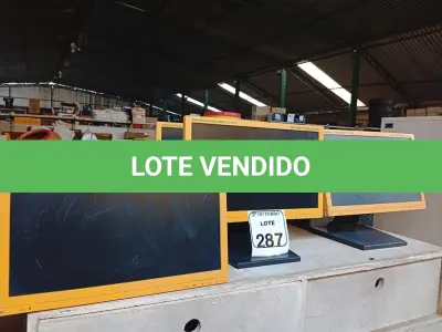 LOTE 287 - 06 MONITORES LCD MARCA CCE P/RETIRADA DE PEÇAS. (NO ESTADO) ATENÇÃO! FAZER A VISITAÇÃO ANTES DE ARREMATAR, NÃO SABEMOS SE FUNCIONA. LEILÃO NÃO TEM GARANTIA E NEM DEVOLUÇÃO, SUJEITO A POSSÍVEIS AVARIAS VISÍVEIS/OCULTAS E/OU AUSÊNCIA DE COMPONENTES.