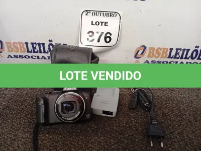 LOTE 376 - 01 CÂMERA FOTOGRÁFICA MARCA CANON. (NO ESTADO) ATENÇÃO! FAZER A VISITAÇÃO ANTES DE ARREMATAR, NÃO SABEMOS SE FUNCIONA. LEILÃO NÃO TEM GARANTIA E NEM DEVOLUÇÃO, SUJEITO A POSSÍVEIS AVARIAS VISÍVEIS/OCULTAS E/OU AUSÊNCIA DE COMPONENTES.