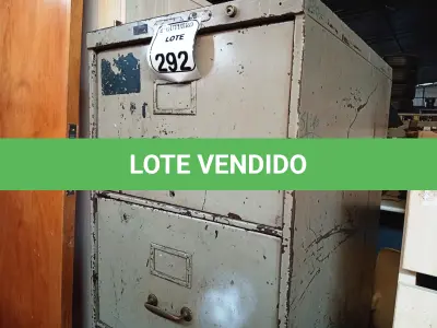 LOTE 292 - 01 ARQUIVO DE AÇO 04 GAVETAS. (NO ESTADO) ATENÇÃO! FAZER A VISITAÇÃO ANTES DE ARREMATAR, NÃO SABEMOS SE FUNCIONA. LEILÃO NÃO TEM GARANTIA E NEM DEVOLUÇÃO, SUJEITO A POSSÍVEIS AVARIAS VISÍVEIS/OCULTAS E/OU AUSÊNCIA DE COMPONENTES.