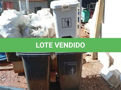 LOTE 459 - 02 LIXEIRAS COR PRETO SENDO 01 COM TAMPA E 01 C/TAMPA COR BRANCO. (NO ESTADO) ATENÇÃO! FAZER A VISITAÇÃO ANTES DE ARREMATAR, NÃO SABEMOS SE FUNCIONA. LEILÃO NÃO TEM GARANTIA E NEM DEVOLUÇÃO, SUJEITO A POSSÍVEIS AVARIAS VISÍVEIS/OCULTAS E/OU AUSÊNCIA DE COMPONENTES.
