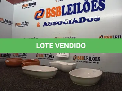 LOTE 392 - 03 PETISQUEIRAS E 02 TIGELAS DE BARRO. (NO ESTADO) ATENÇÃO! FAZER A VISITAÇÃO ANTES DE ARREMATAR, NÃO SABEMOS SE FUNCIONA. LEILÃO NÃO TEM GARANTIA E NEM DEVOLUÇÃO, SUJEITO A POSSÍVEIS AVARIAS VISÍVEIS/OCULTAS E/OU AUSÊNCIA DE COMPONENTES.