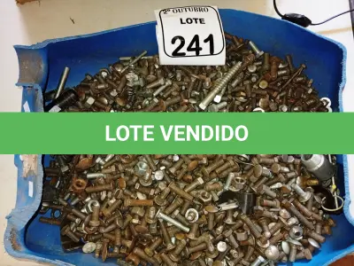 LOTE 241 - 01 LOTE COM DIVERSOS PARAFUSOS, PORCAS E MATERIAIS DIVERSOS. (NO ESTADO) ATENÇÃO! FAZER A VISITAÇÃO ANTES DE ARREMATAR, NÃO SABEMOS SE FUNCIONA. LEILÃO NÃO TEM GARANTIA E NEM DEVOLUÇÃO, SUJEITO A POSSÍVEIS AVARIAS VISÍVEIS/OCULTAS E/OU AUSÊNCIA DE COMPONENTES.