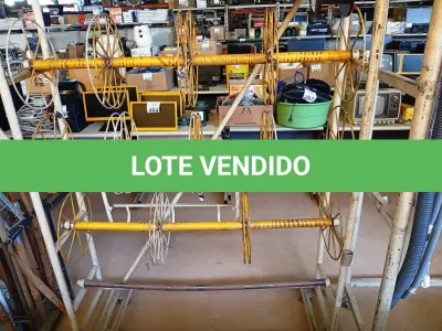LOTE 280 - 01 EXPOSITOR PARA FIOS E CORDAS. (NO ESTADO) ATENÇÃO! FAZER A VISITAÇÃO ANTES DE ARREMATAR, NÃO SABEMOS SE FUNCIONA. LEILÃO NÃO TEM GARANTIA E NEM DEVOLUÇÃO, SUJEITO A POSSÍVEIS AVARIAS VISÍVEIS/OCULTAS E/OU AUSÊNCIA DE COMPONENTES.