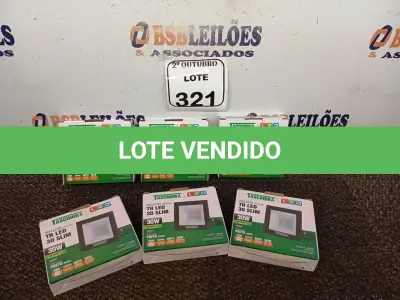 LOTE 321 - 06 REFLETORES 30W MARCA TASCHIBRA. (NO ESTADO) ATENÇÃO! FAZER A VISITAÇÃO ANTES DE ARREMATAR, NÃO SABEMOS SE FUNCIONA. LEILÃO NÃO TEM GARANTIA E NEM DEVOLUÇÃO, SUJEITO A POSSÍVEIS AVARIAS VISÍVEIS/OCULTAS E/OU AUSÊNCIA DE COMPONENTES.