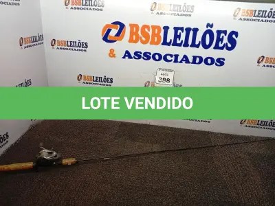 LOTE 388 - 01 VARA DE PESCA E 01 CARRETILHA SHIMANO LADO ESQUERDO. (NO ESTADO) ATENÇÃO! FAZER A VISITAÇÃO ANTES DE ARREMATAR, NÃO SABEMOS SE FUNCIONA. LEILÃO NÃO TEM GARANTIA E NEM DEVOLUÇÃO, SUJEITO A POSSÍVEIS AVARIAS VISÍVEIS/OCULTAS E/OU AUSÊNCIA DE COMPONENTES.
