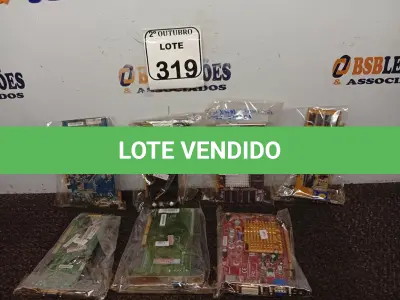 LOTE 319 - 07 PLACAS DE VÍDEO MARCAS E MODELOS DIVERSOS. (NO ESTADO) ATENÇÃO! FAZER A VISITAÇÃO ANTES DE ARREMATAR, NÃO SABEMOS SE FUNCIONA. LEILÃO NÃO TEM GARANTIA E NEM DEVOLUÇÃO, SUJEITO A POSSÍVEIS AVARIAS VISÍVEIS/OCULTAS E/OU AUSÊNCIA DE COMPONENTES.