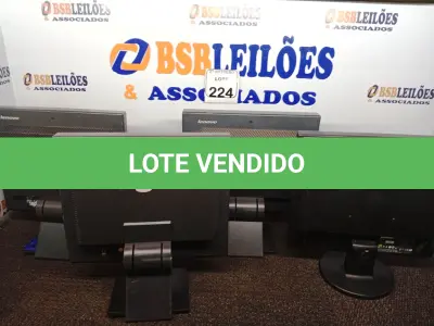 LOTE 224 - 04 MONITORES LCD MARCAS E MODELOS DIVERSOS. (NO ESTADO) ATENÇÃO! FAZER A VISITAÇÃO ANTES DE ARREMATAR, NÃO SABEMOS SE FUNCIONA. LEILÃO NÃO TEM GARANTIA E NEM DEVOLUÇÃO, SUJEITO A POSSÍVEIS AVARIAS VISÍVEIS/OCULTAS E/OU AUSÊNCIA DE COMPONENTES.