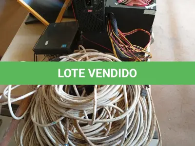 LOTE 252 - 04 FONTES PARA PC, 01 MINI CPU PARA RETIRADA DE PEÇAS E 03 CAIXAS DE SOM DIVERSAS E VÁRIOS CABOS. (NO ESTADO) ATENÇÃO! FAZER A VISITAÇÃO ANTES DE ARREMATAR, NÃO SABEMOS SE FUNCIONA. LEILÃO NÃO TEM GARANTIA E NEM DEVOLUÇÃO, SUJEITO A POSSÍVEIS AVARIAS VISÍVEIS/OCULTAS E/OU AUSÊNCIA DE COMPONENTES.
