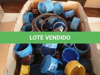 LOTE 217 - 01 LOTE COM DIVERSAS CAIXAS DE LUZ DE FERRO E PLÁSTICO. (NO ESTADO) ATENÇÃO! FAZER A VISITAÇÃO ANTES DE ARREMATAR, NÃO SABEMOS SE FUNCIONA. LEILÃO NÃO TEM GARANTIA E NEM DEVOLUÇÃO, SUJEITO A POSSÍVEIS AVARIAS VISÍVEIS/OCULTAS E/OU AUSÊNCIA DE COMPONENTES.