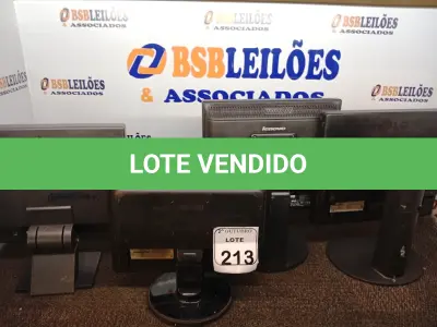 LOTE 213 - 04 MONITORES LCD MARCAS E MODELOS DIVERSOS. (NO ESTADO) ATENÇÃO! FAZER A VISITAÇÃO ANTES DE ARREMATAR, NÃO SABEMOS SE FUNCIONA. LEILÃO NÃO TEM GARANTIA E NEM DEVOLUÇÃO, SUJEITO A POSSÍVEIS AVARIAS VISÍVEIS/OCULTAS E/OU AUSÊNCIA DE COMPONENTES.