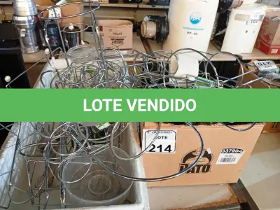 LOTE 214 - 1 LOTE COM DIVERSOS SUPORTES DE COZINHA EM METAL. (NO ESTADO) ATENÇÃO! FAZER A VISITAÇÃO ANTES DE ARREMATAR, NÃO SABEMOS SE FUNCIONA. LEILÃO NÃO TEM GARANTIA E NEM DEVOLUÇÃO, SUJEITO A POSSÍVEIS AVARIAS VISÍVEIS/OCULTAS E/OU AUSÊNCIA DE COMPONENTES.