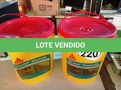 LOTE 220 - 02 BALDES DE SIKANOL ALVENARIA ADITIVO PLASTIFICANTE PARA ARGAMASSA DE ASSENTAMENTO E REBOCO, 18 LITROS CADA. (NO ESTADO) ATENÇÃO! FAZER A VISITAÇÃO ANTES DE ARREMATAR, NÃO SABEMOS SE FUNCIONA. LEILÃO NÃO TEM GARANTIA E NEM DEVOLUÇÃO, SUJEITO A POSSÍVEIS AVARIAS VISÍVEIS/OCULTAS E/OU AUSÊNCIA DE COMPONENTES.