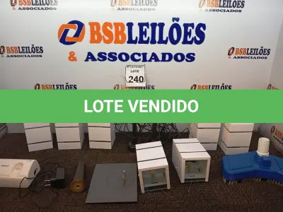 LOTE 240 - 01 ESCOVA PARA PISCINA E MATERIAIS DIVERSOS. (NO ESTADO) ATENÇÃO! FAZER A VISITAÇÃO ANTES DE ARREMATAR, NÃO SABEMOS SE FUNCIONA. LEILÃO NÃO TEM GARANTIA E NEM DEVOLUÇÃO, SUJEITO A POSSÍVEIS AVARIAS VISÍVEIS/OCULTAS E/OU AUSÊNCIA DE COMPONENTES.