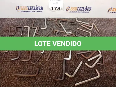 LOTE 173 - 01 LOTE COM DIVERSAS CHAVES ALLEN. (NO ESTADO) ATENÇÃO! FAZER A VISITAÇÃO ANTES DE ARREMATAR, NÃO SABEMOS SE FUNCIONA. LEILÃO NÃO TEM GARANTIA E NEM DEVOLUÇÃO, SUJEITO A POSSÍVEIS AVARIAS VISÍVEIS/OCULTAS E/OU AUSÊNCIA DE COMPONENTES.