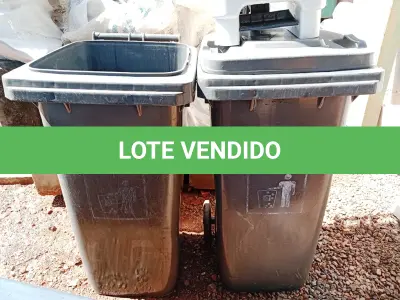 LOTE 459 - 02 LIXEIRAS COR PRETO SENDO 01 COM TAMPA E 01 C/TAMPA COR BRANCO. (NO ESTADO) ATENÇÃO! FAZER A VISITAÇÃO ANTES DE ARREMATAR, NÃO SABEMOS SE FUNCIONA. LEILÃO NÃO TEM GARANTIA E NEM DEVOLUÇÃO, SUJEITO A POSSÍVEIS AVARIAS VISÍVEIS/OCULTAS E/OU AUSÊNCIA DE COMPONENTES.