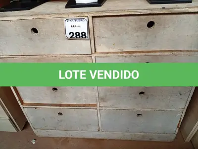 LOTE 288 - 01 BALCÃO EXPOSITOR COM 08 GAVETAS. (NO ESTADO) ATENÇÃO! FAZER A VISITAÇÃO ANTES DE ARREMATAR, NÃO SABEMOS SE FUNCIONA. LEILÃO NÃO TEM GARANTIA E NEM DEVOLUÇÃO, SUJEITO A POSSÍVEIS AVARIAS VISÍVEIS/OCULTAS E/OU AUSÊNCIA DE COMPONENTES.