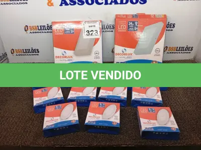 LOTE 323 - 02 LUMIARIAS DE LED QUADRADAS MARCA DECORLUX SOBREPOR E 12 LUMINARIAS DE LED DE IMBUTIR DECORLUX. (NO ESTADO) ATENÇÃO! FAZER A VISITAÇÃO ANTES DE ARREMATAR, NÃO SABEMOS SE FUNCIONA. LEILÃO NÃO TEM GARANTIA E NEM DEVOLUÇÃO, SUJEITO A POSSÍVEIS AVARIAS VISÍVEIS/OCULTAS E/OU AUSÊNCIA DE COMPONENTES.