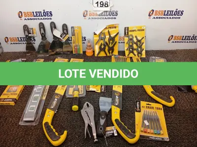 LOTE 198 - 01 LOTE COM DIVERSAS FERRAMENTAS. (NO ESTADO) ATENÇÃO! FAZER A VISITAÇÃO ANTES DE ARREMATAR, NÃO SABEMOS SE FUNCIONA. LEILÃO NÃO TEM GARANTIA E NEM DEVOLUÇÃO, SUJEITO A POSSÍVEIS AVARIAS VISÍVEIS/OCULTAS E/OU AUSÊNCIA DE COMPONENTES.