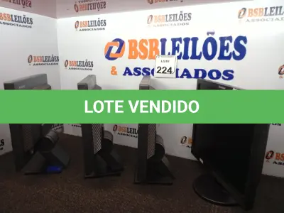 LOTE 224 - 04 MONITORES LCD MARCAS E MODELOS DIVERSOS. (NO ESTADO) ATENÇÃO! FAZER A VISITAÇÃO ANTES DE ARREMATAR, NÃO SABEMOS SE FUNCIONA. LEILÃO NÃO TEM GARANTIA E NEM DEVOLUÇÃO, SUJEITO A POSSÍVEIS AVARIAS VISÍVEIS/OCULTAS E/OU AUSÊNCIA DE COMPONENTES.